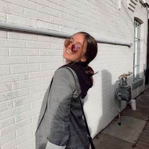 Meet your Posher, Emily